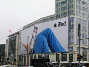 iPad Werbung an einem Haus am Potsdamer Platz, Berlin, 2010